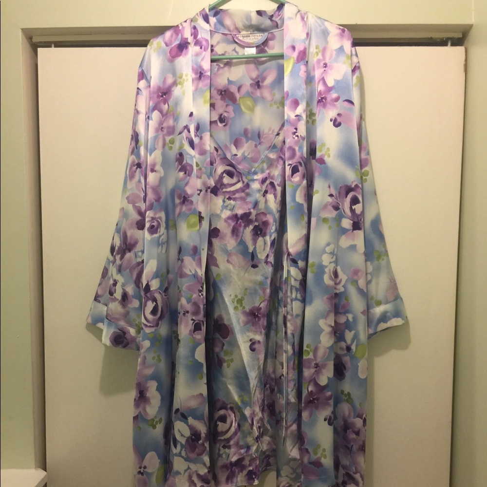 Morgan Taylor Robe and Chemise Set